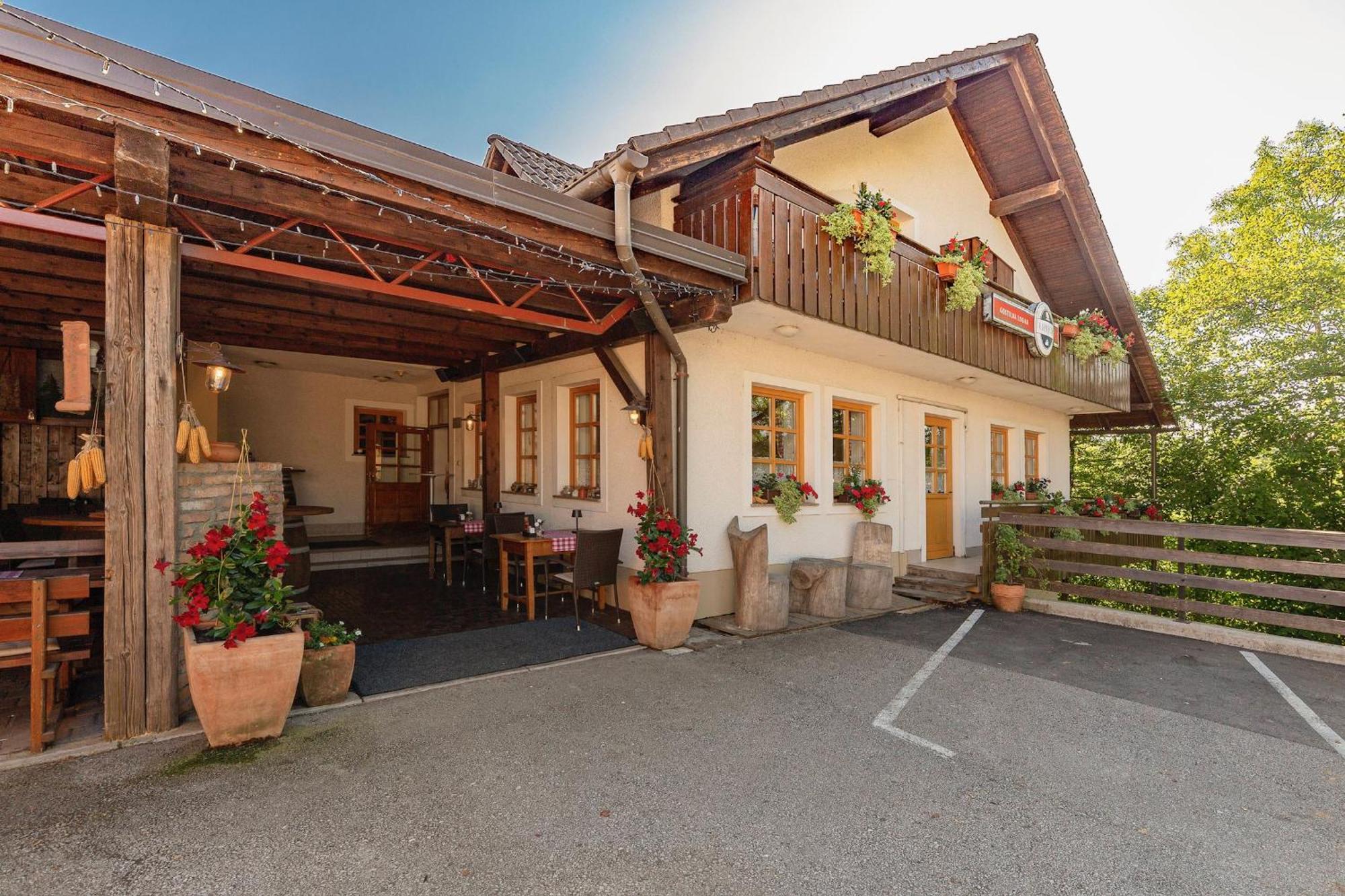 Gostilna Logar Hotel Hotemaze Exterior photo